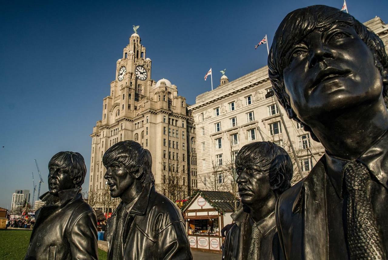 Crew Rooms Anfield Liverpool Exterior foto